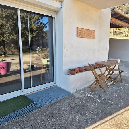 Location Venelles Villa Bagian luar foto