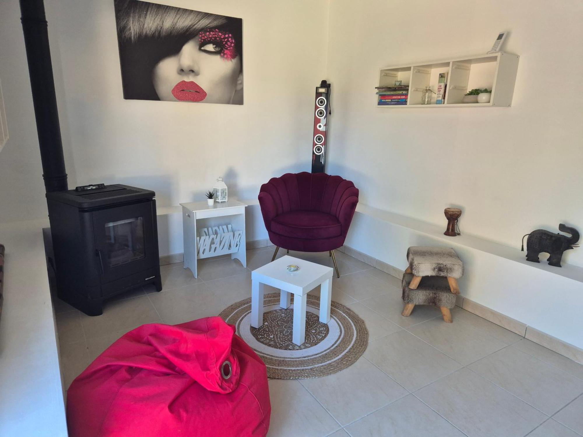 Location Venelles Villa Bagian luar foto